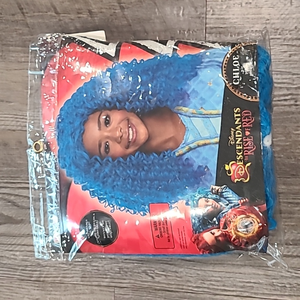 Disney Descendants The Rise of Red Chloe Wig - Picture 2 of 3